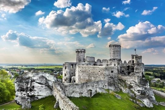 Le rovine del castello medievale di Ogrodzieniec